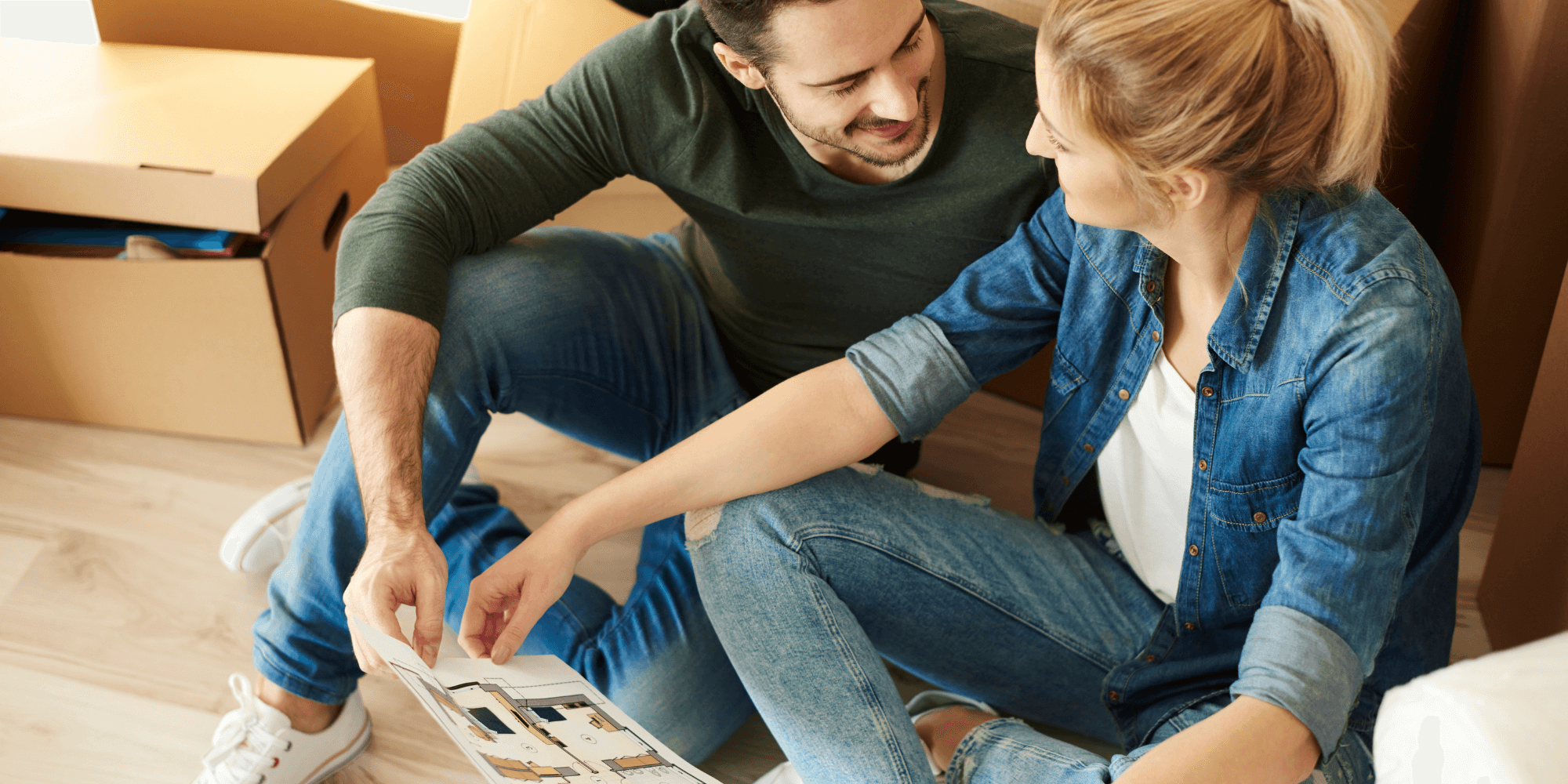 Casal a pensar se vai comprar ou arrendar casa