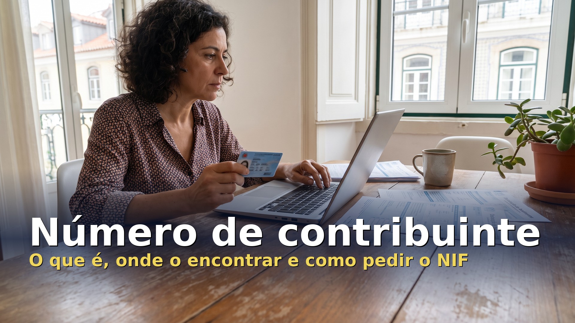 Pessoa a consultar o número de contribuinte (NIF) no Cartão de Cidadão