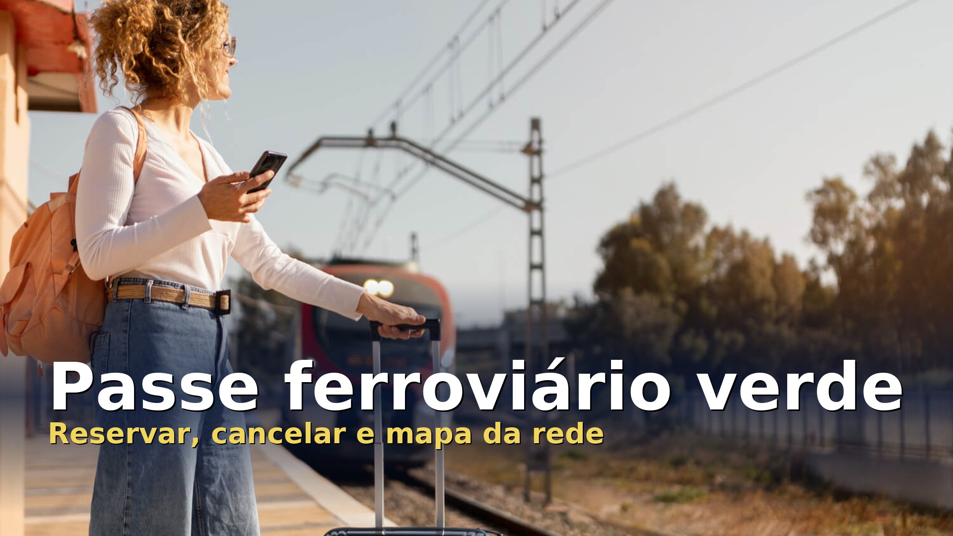 Passageira com mala e telemóvel na plataforma à espera do comboio