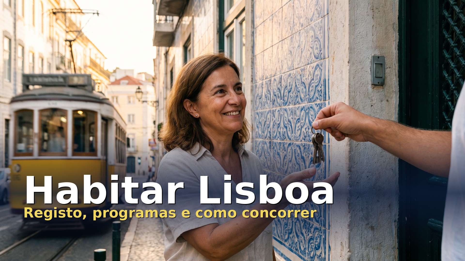 Habitar Lisboa: adulto recebe as chaves de uma casa num prédio de Lisboa
