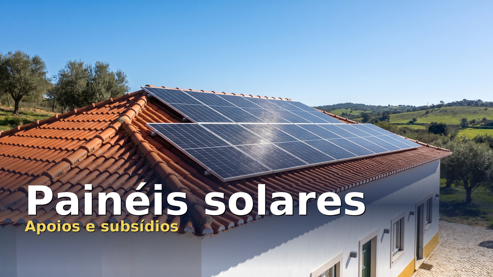 Painéis solares no telhado de uma moradia em Portugal